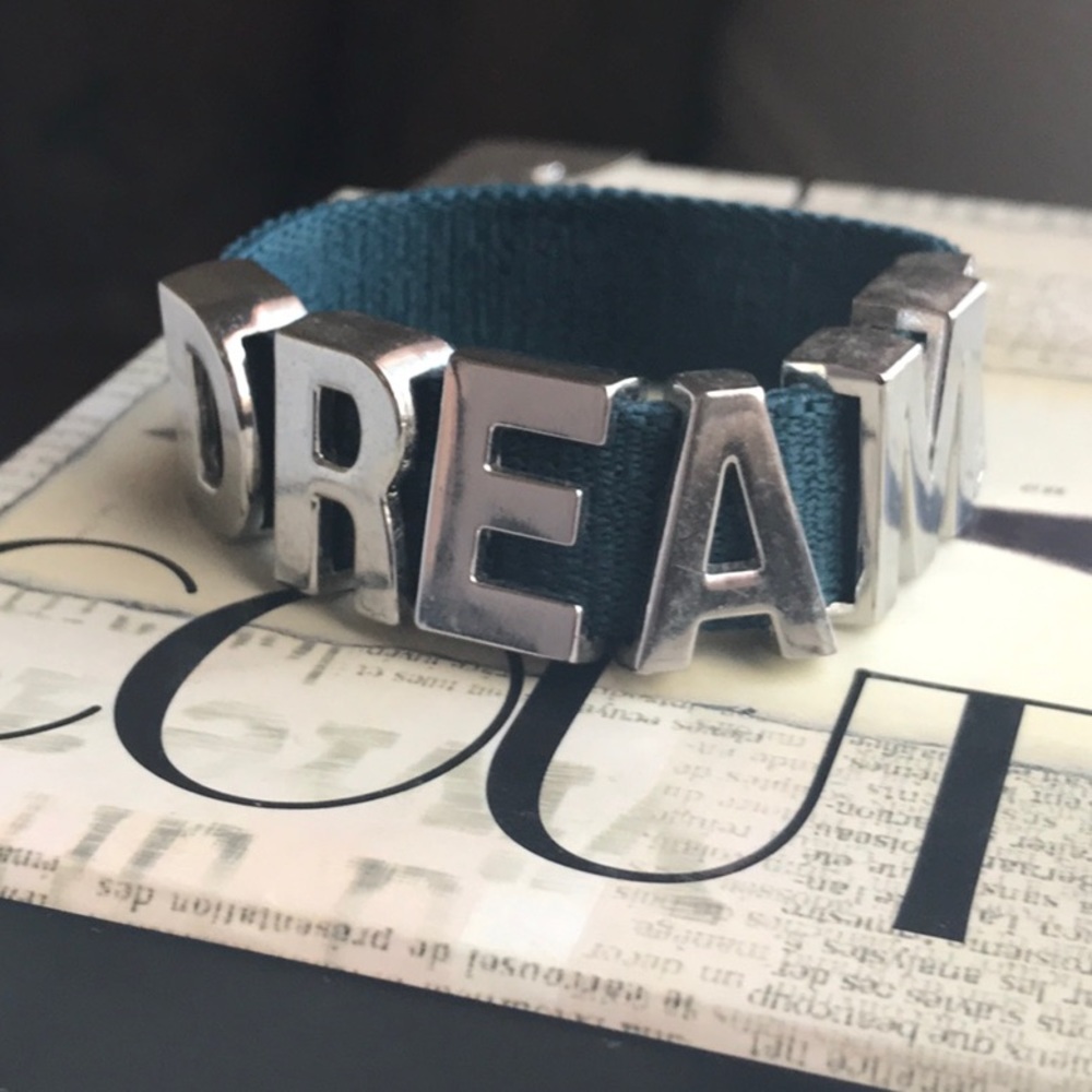DREAM bracelet🦋